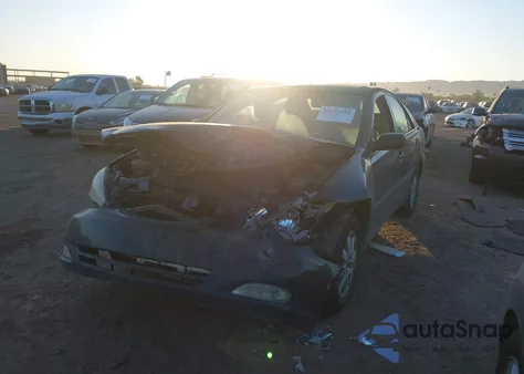 2003 Toyota Camry Xle V6 z USA, uszkodzony, nr VIN 4T1BF32K83U055702